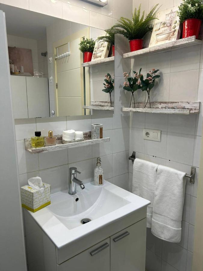 Apartamento Suite Torre Alta Parking Gratis Sevilla Exteriér fotografie